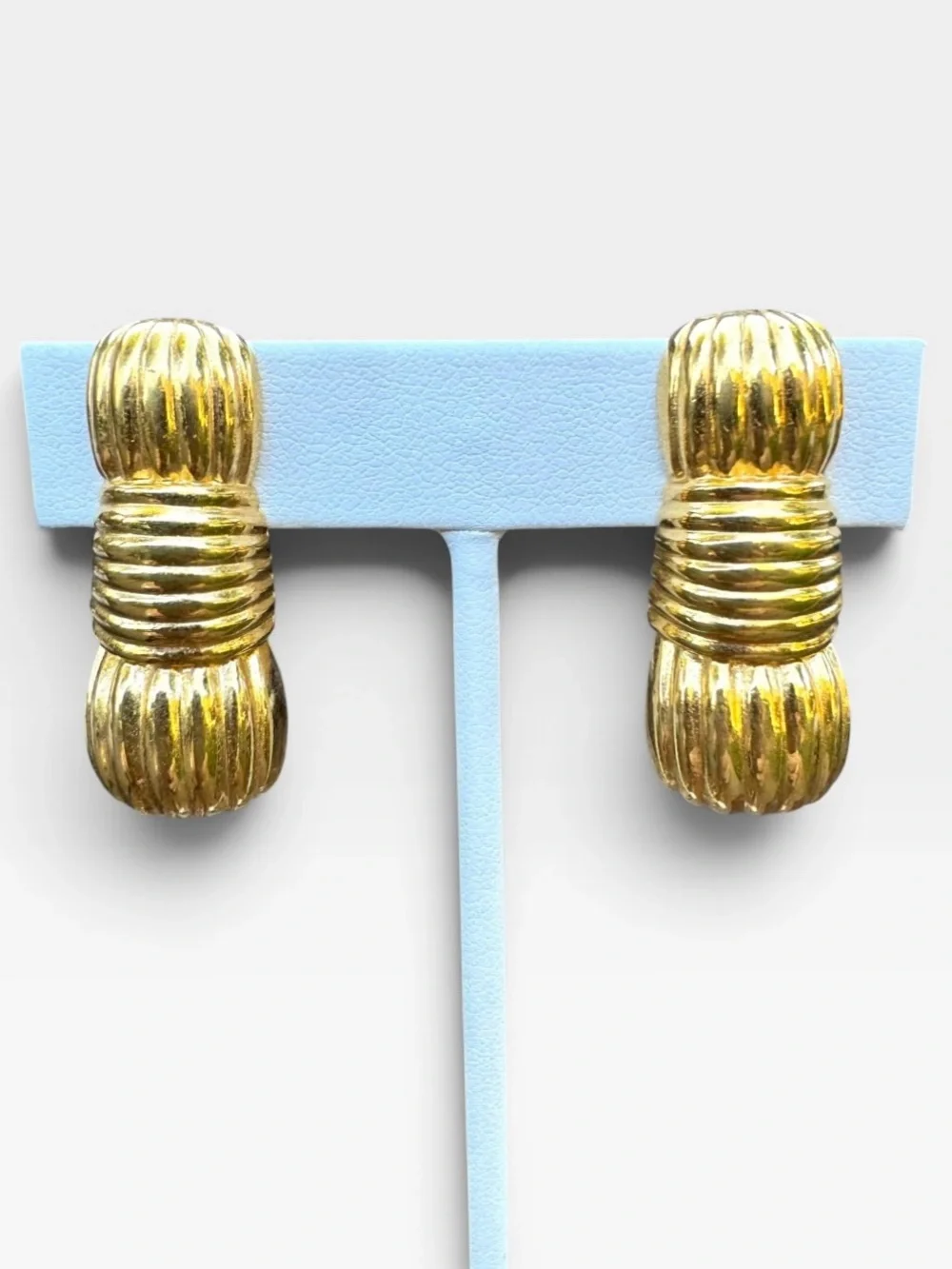 FENDI Authentic Vintage Gold-tone Sculpted Clip Earrings